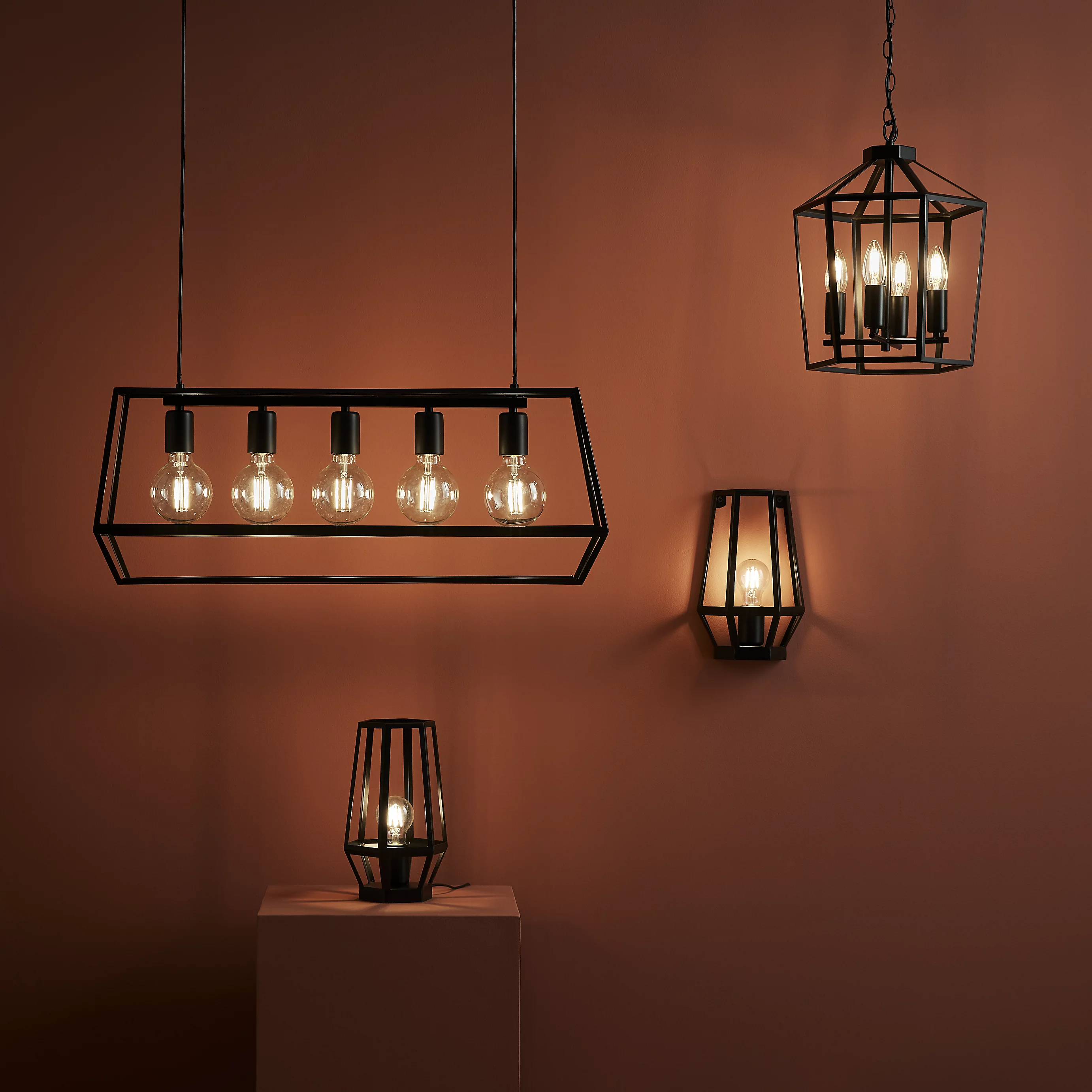 5-light chandelier adopts modern industrial design