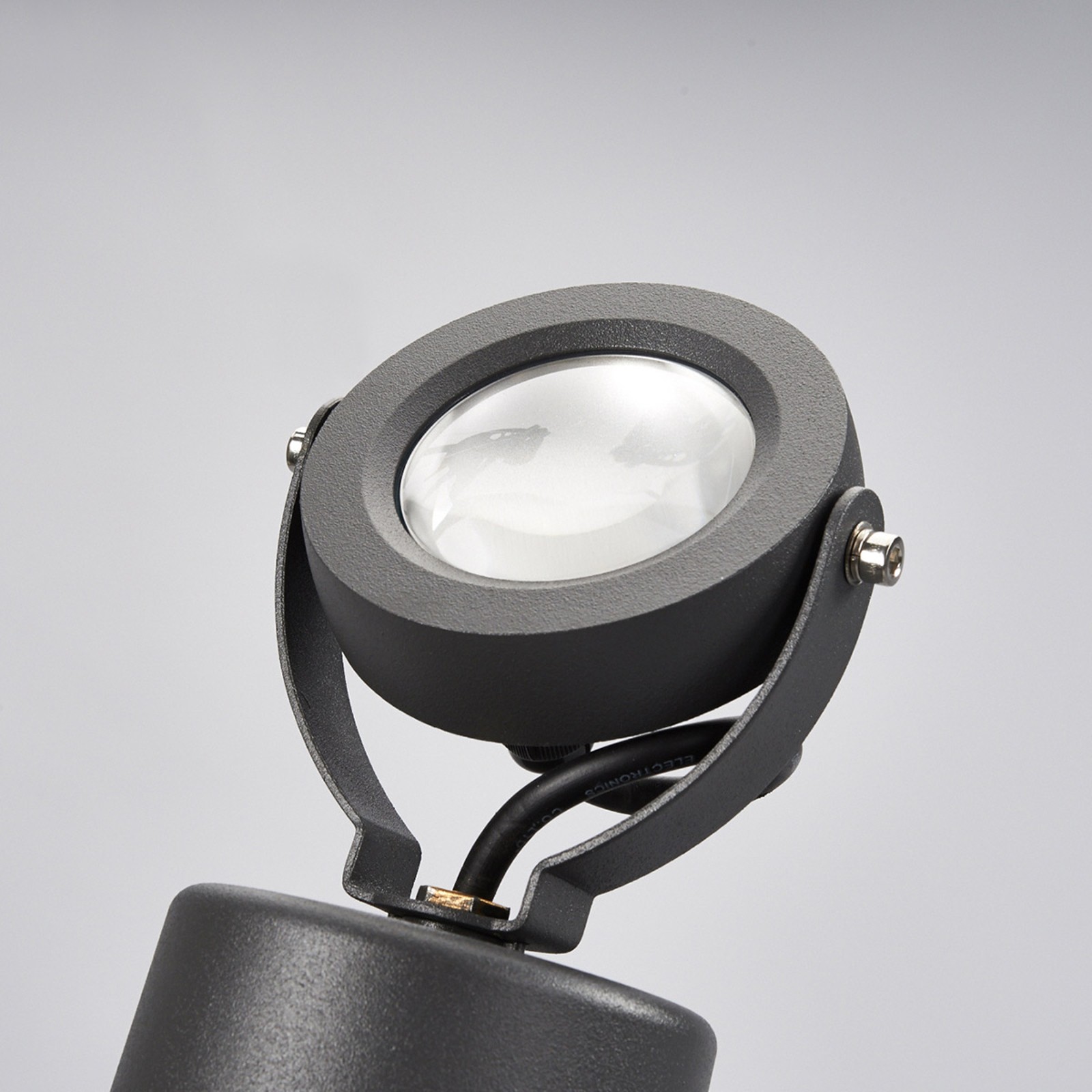 YD95-Simple LED outdoor spotlight with adjustable lamp head protection grade IP65