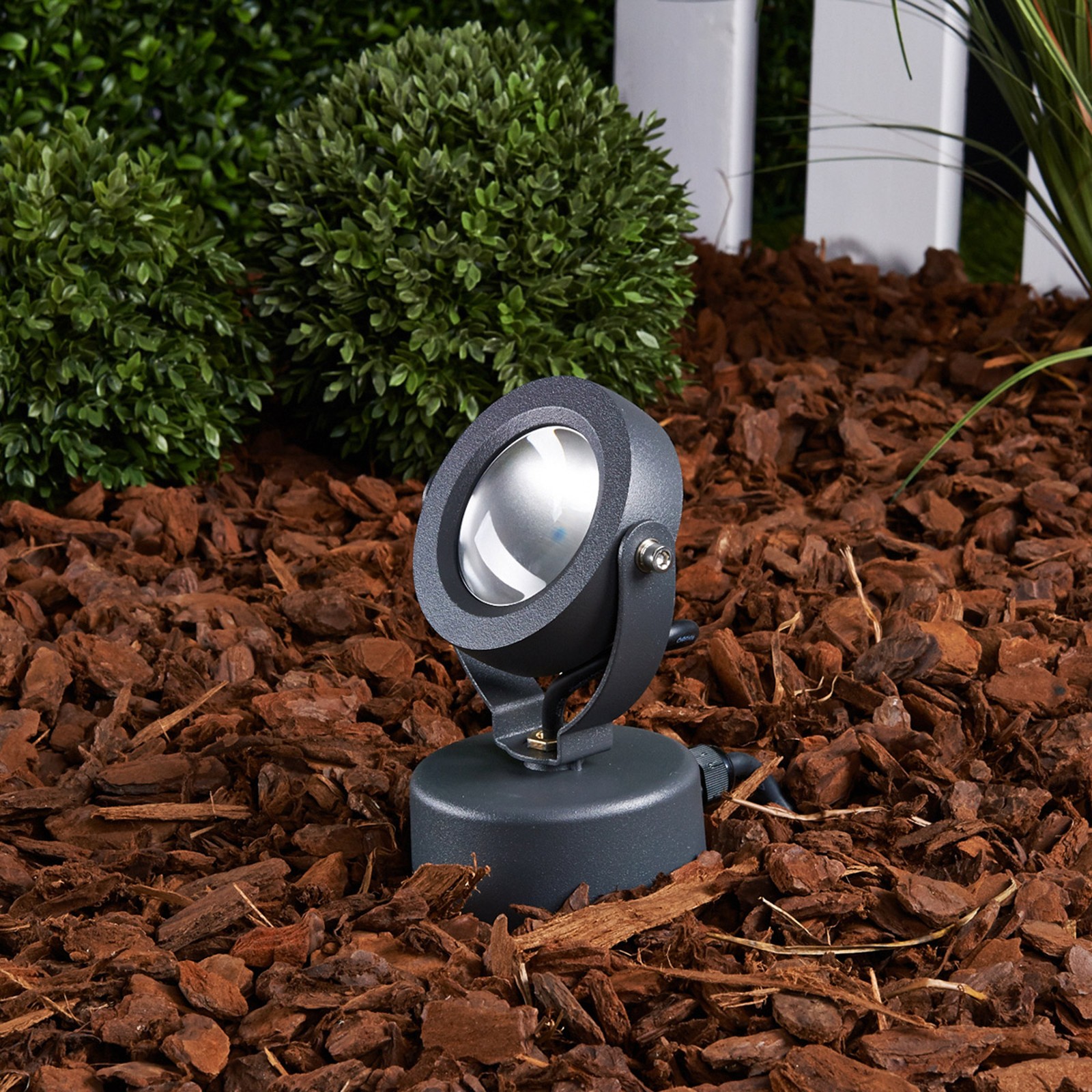 YD95-Simple LED outdoor spotlight with adjustable lamp head protection grade IP65