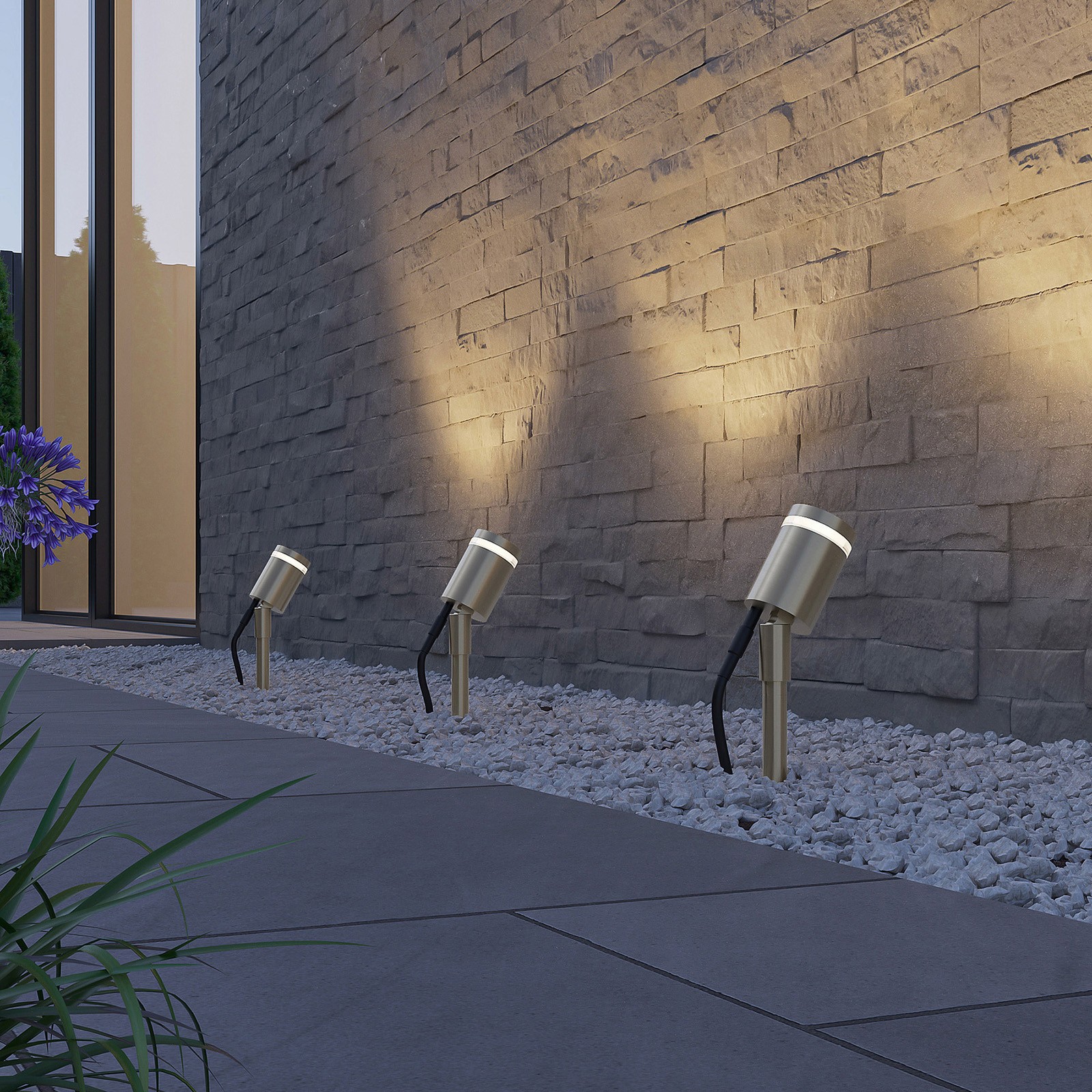 YD104-LED outdoor spotlight with integrated floor nails