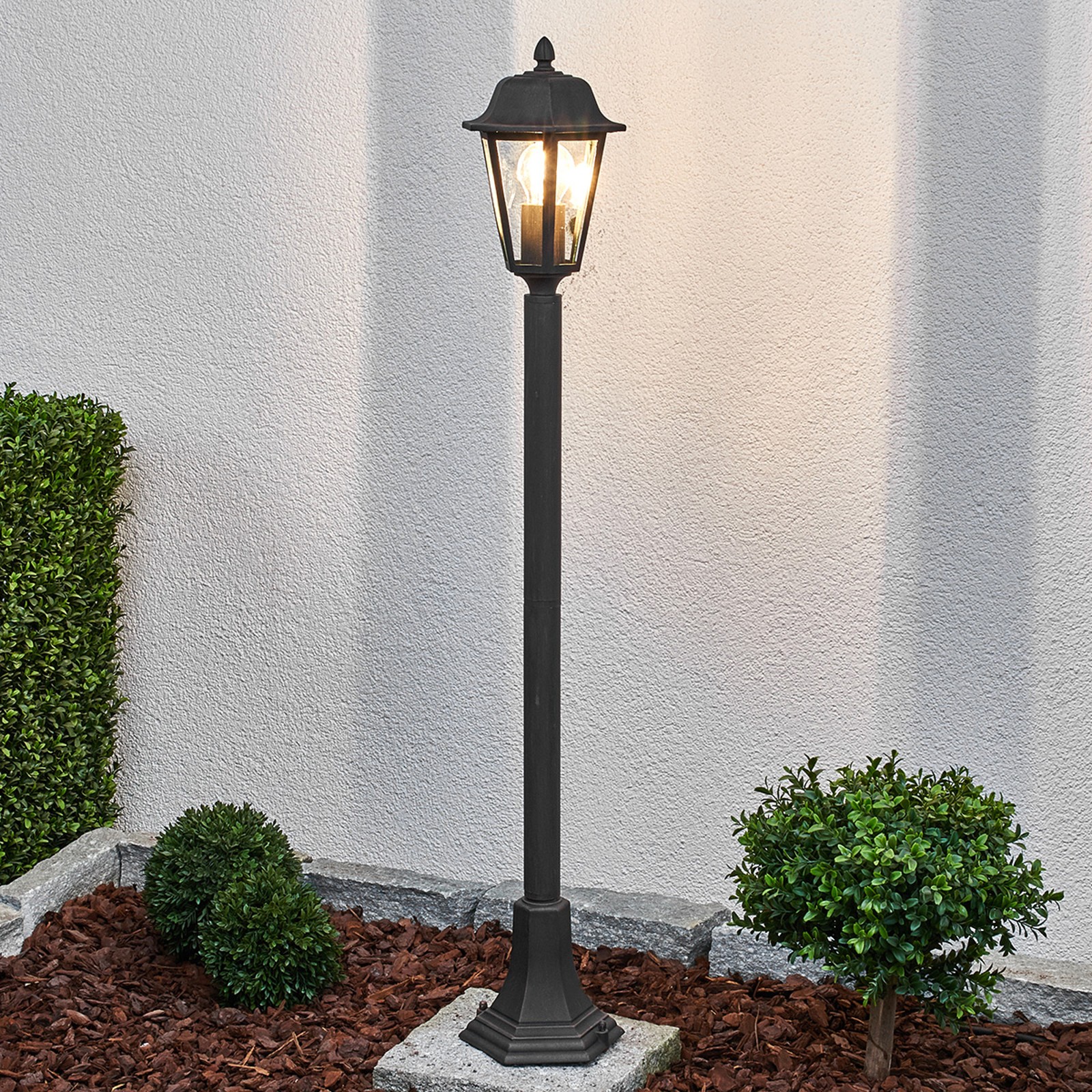 YD44-Solar lantern shaped laminated post light for outdoor garden